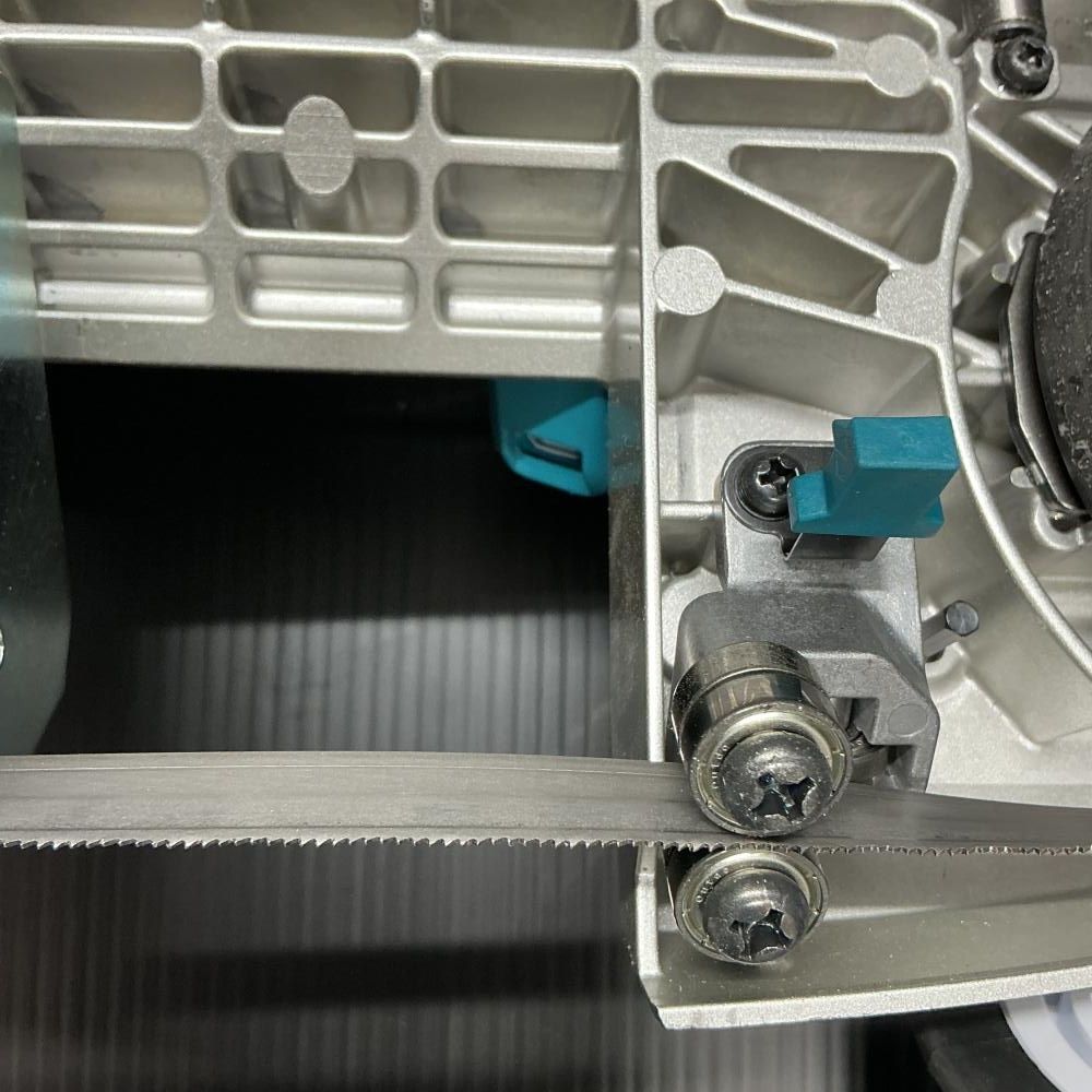 V充電式バンドソー