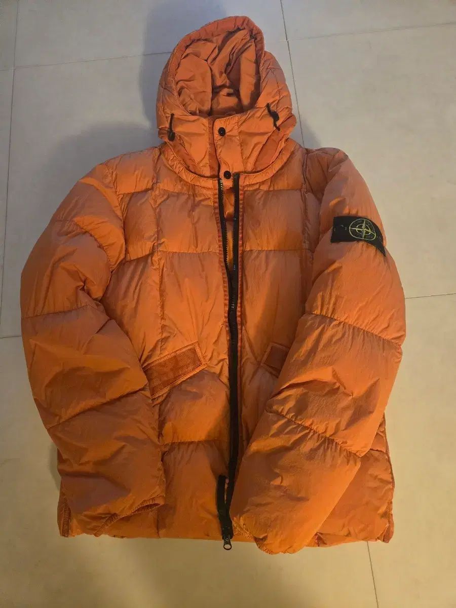 L)ストーンアイランド クリンクルレップス オレンジ ダウン 出品