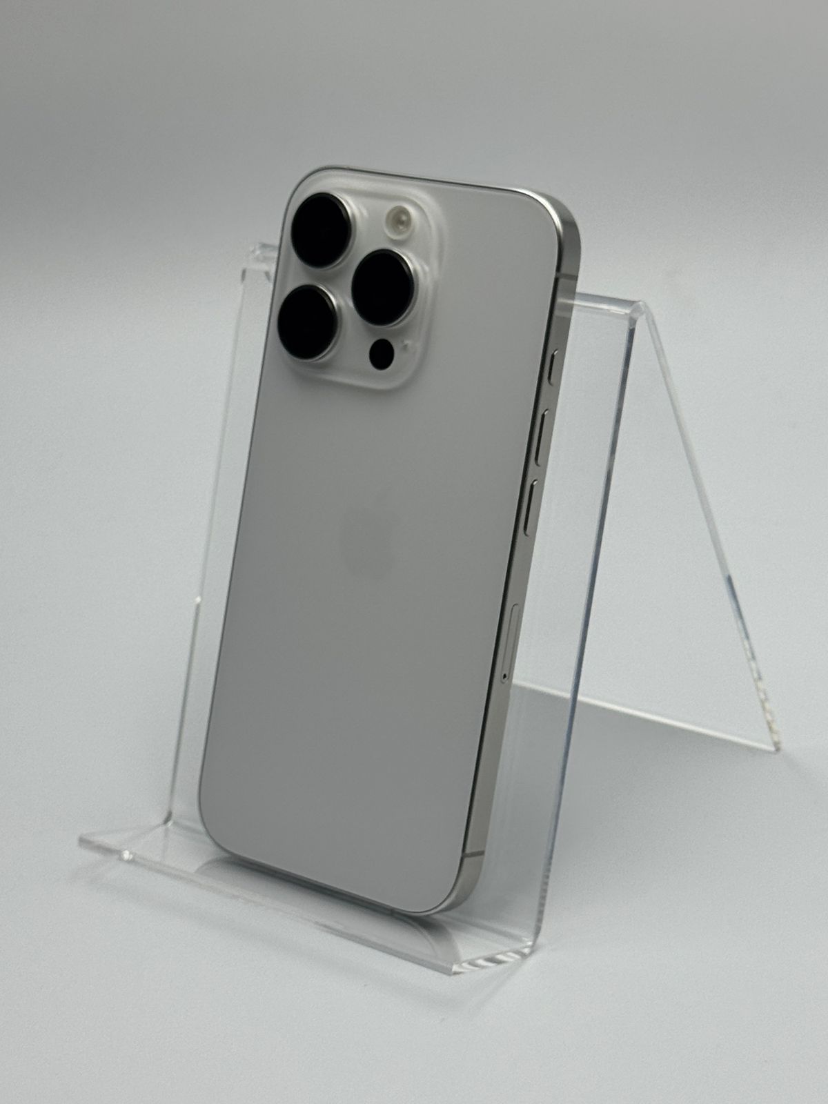 中古A】iPhone 16 Pro 128GB ホワイトチタニウム バッテリー【100