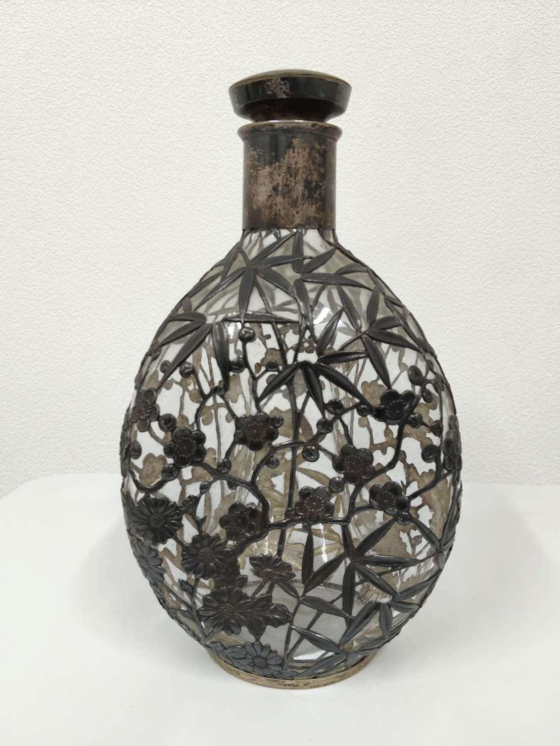 銀950製竹模様アンティークボトル 銀（Sv950）製 竹、菊、梅模様 アンティークボトル - メルカリ