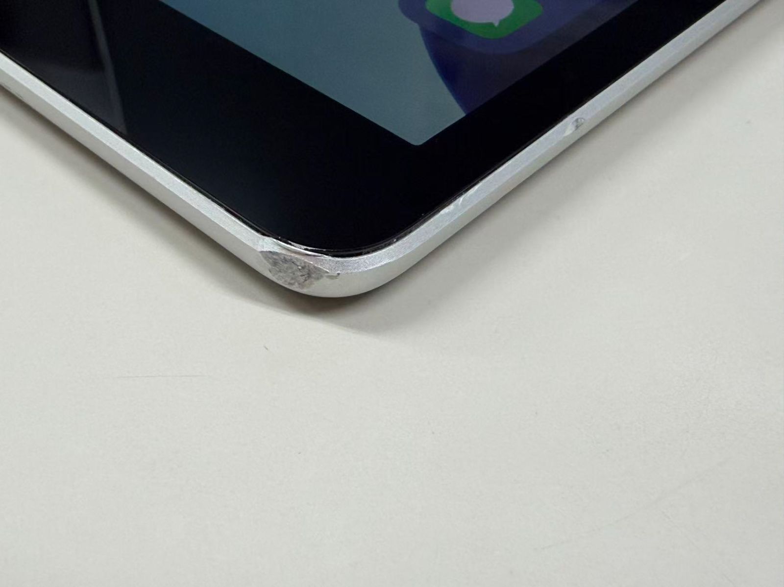 電池80% SIMフリーiPad (第9世代) 64GB シルバー - メルカリ