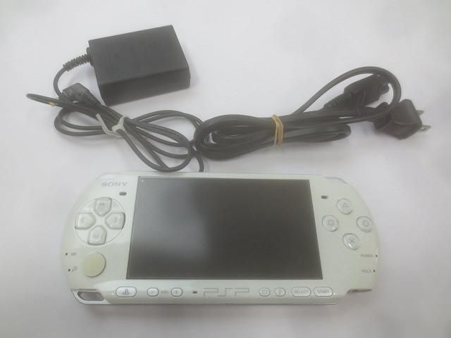 ゲーム PSP 本体 3000 パールホワイト 動作品 充電器付き 品