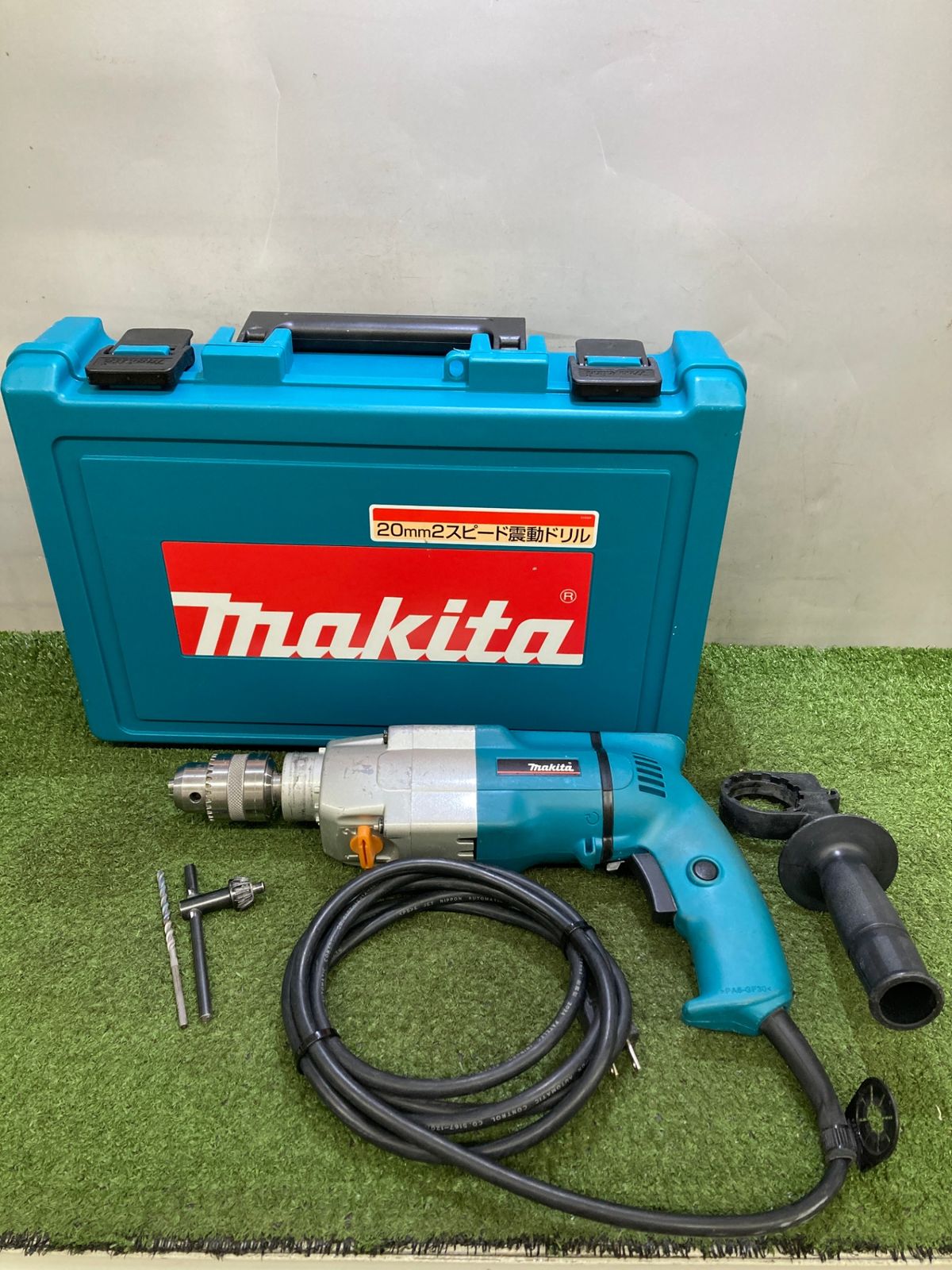 品 0921 makita マキタ 20 mm 2スピード震動ドリル HP 2032