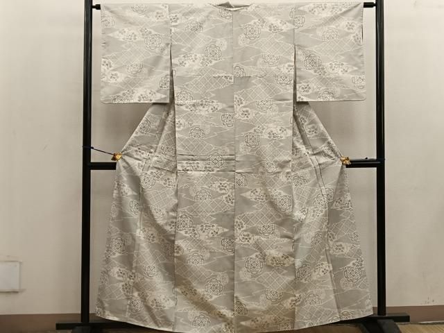 平和屋着物○本場大島紬 白大島 130亀甲 草花文 正絹 逸品 BAAW3665mz