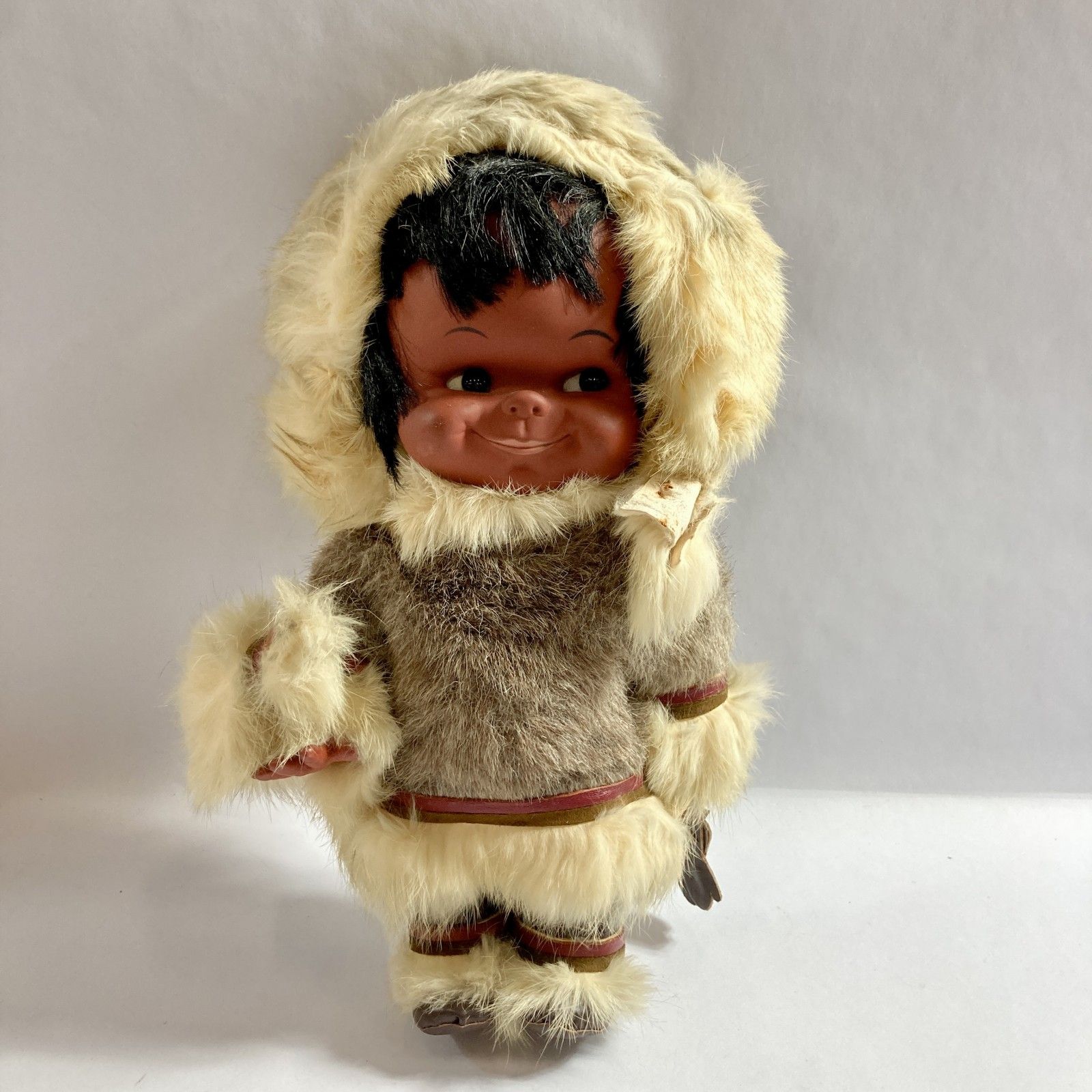 ☆ 希少 エスキモー ドール 人形 毛皮を着た男の子 カナダ 民族人形