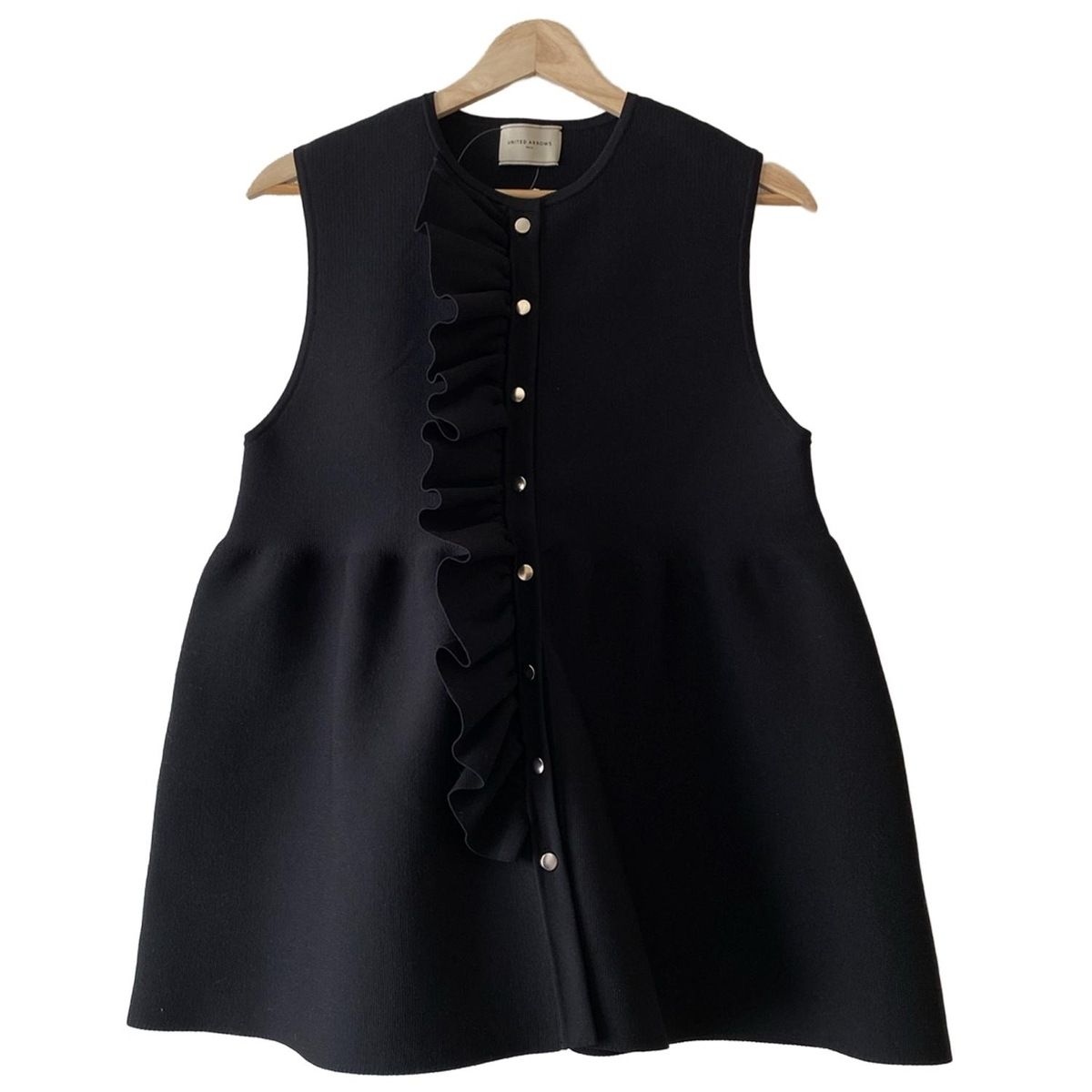 最終値下げ)UNITED ARROWS ブラックフリルベスト ジレ UNITED ARROWS（ユナイテッドアローズ） ベスト ジレ SPONGY バック