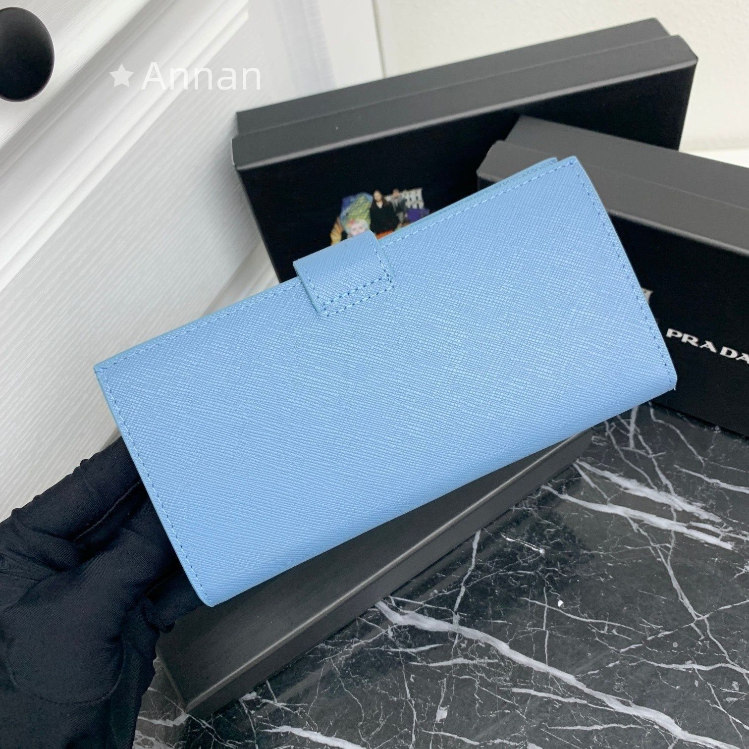 え*ん様 【新年特価】PRADA プラダ 水色 レザー 長財布 ショッパー付き 送料無料 本日特価 PRADA プラダ 長財布 さいふ ウォレット 長財布
