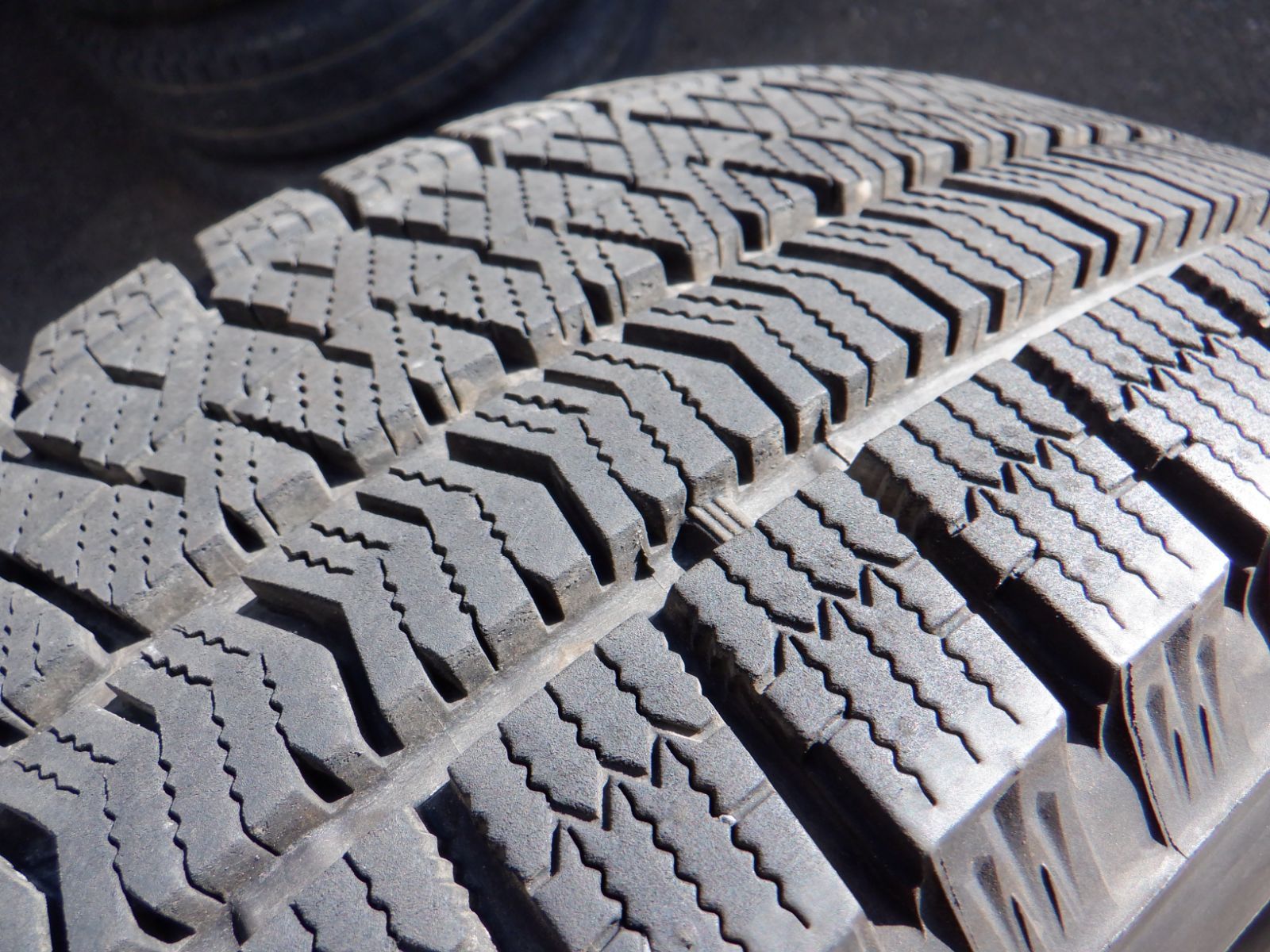 未使用に近い 215/65R16スタッドレス ブリヂストン ブリザックVRX2 4