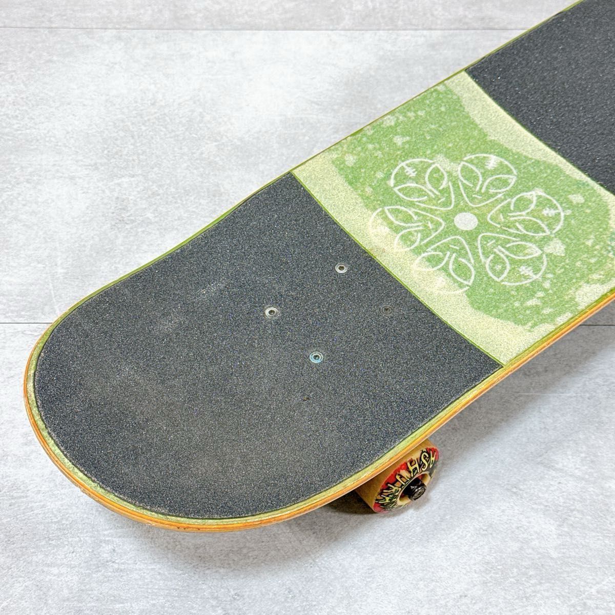 スケボー スケートボード コンプリート 完成品 ALIEN WORKSHOP THUNDER