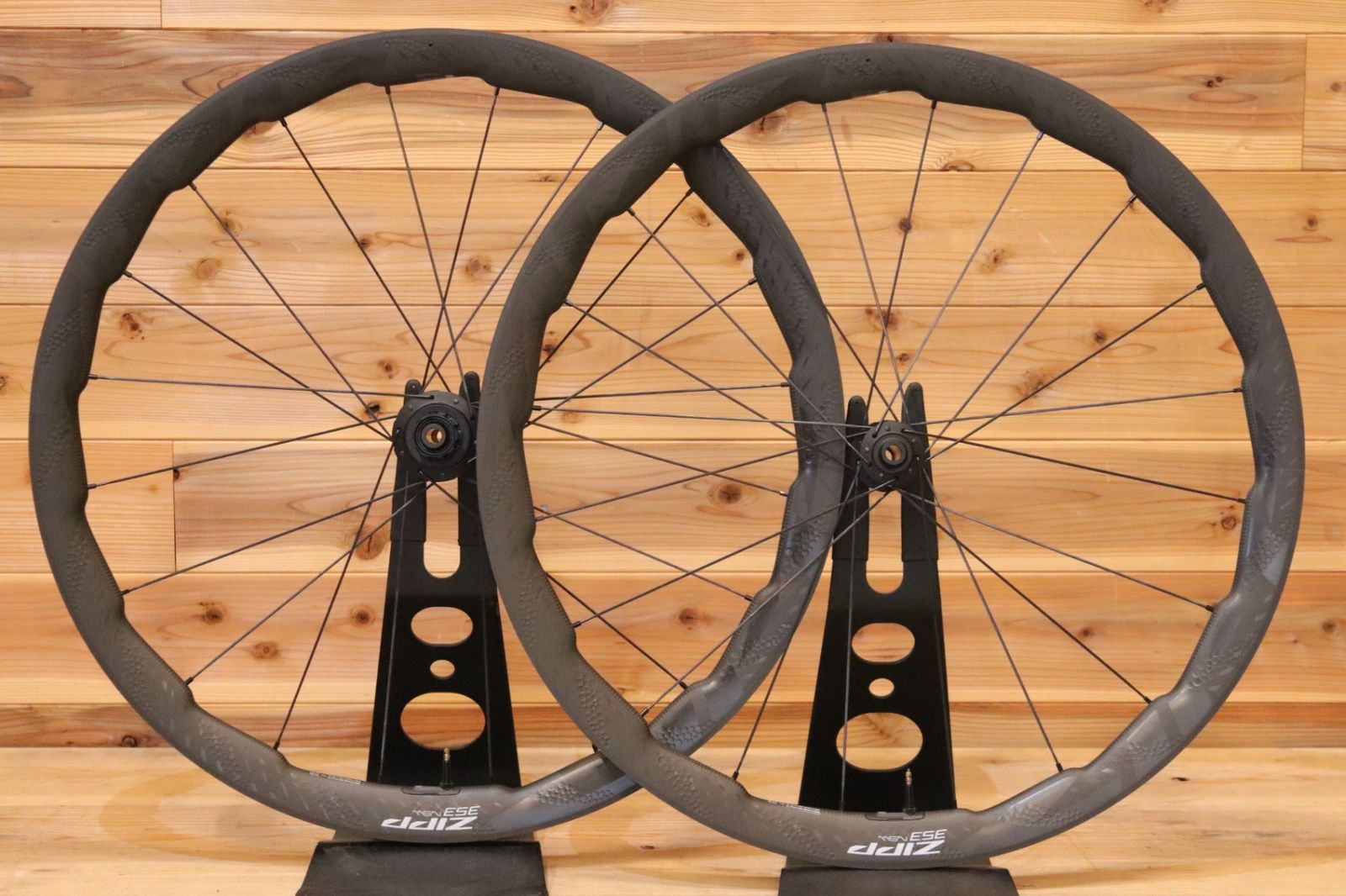 新型 ジップ ZIPP 353 NSW TUBELESS DISC シマノ 11S/12S 25mm