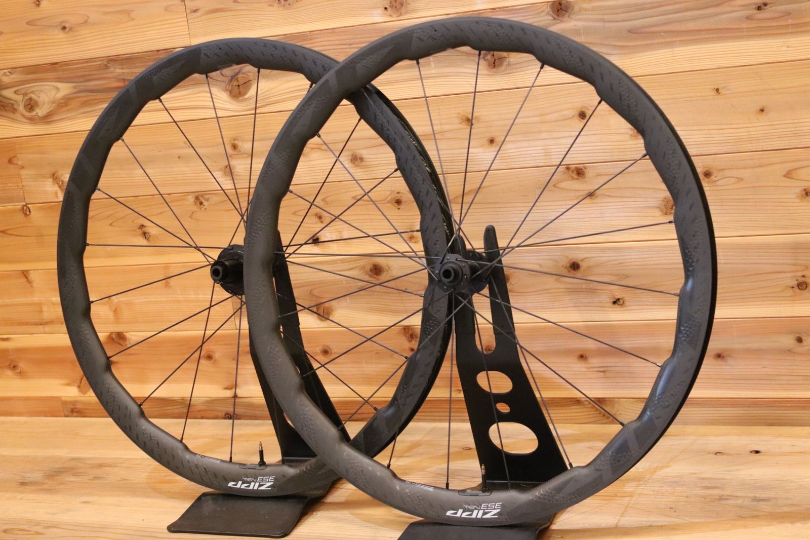 新型ZIPP 353 NSW カーボンホイールセット 新型 ジップ ZIPP 353 NSW TUBELESS DISC シマノ 11S/12S 25mm