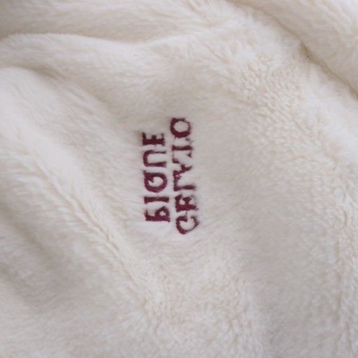 【新品未使用】タグ付きジェラピケハートロゴちび刺繍 毛布 新品未使用】タグ付きジェラピケハートロゴちび刺繍 毛布 - メルカリ