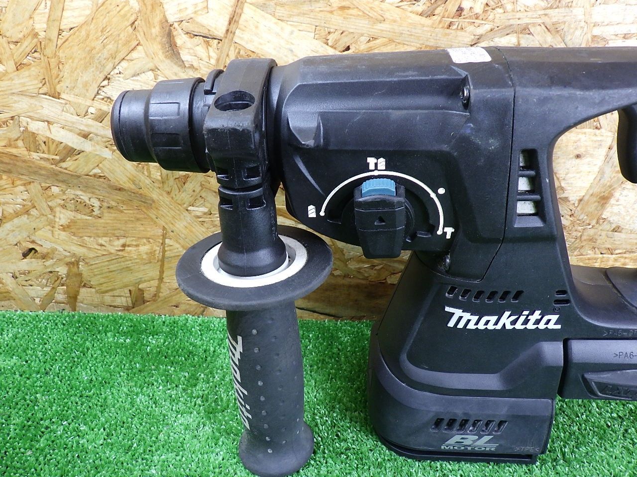 マキタ 18 V 24 mm ハンマードリル HR 244 D 本体のみ 3モード切替 コンクリート 穴あけ ハツリ 充電式 電動工具 makita 品