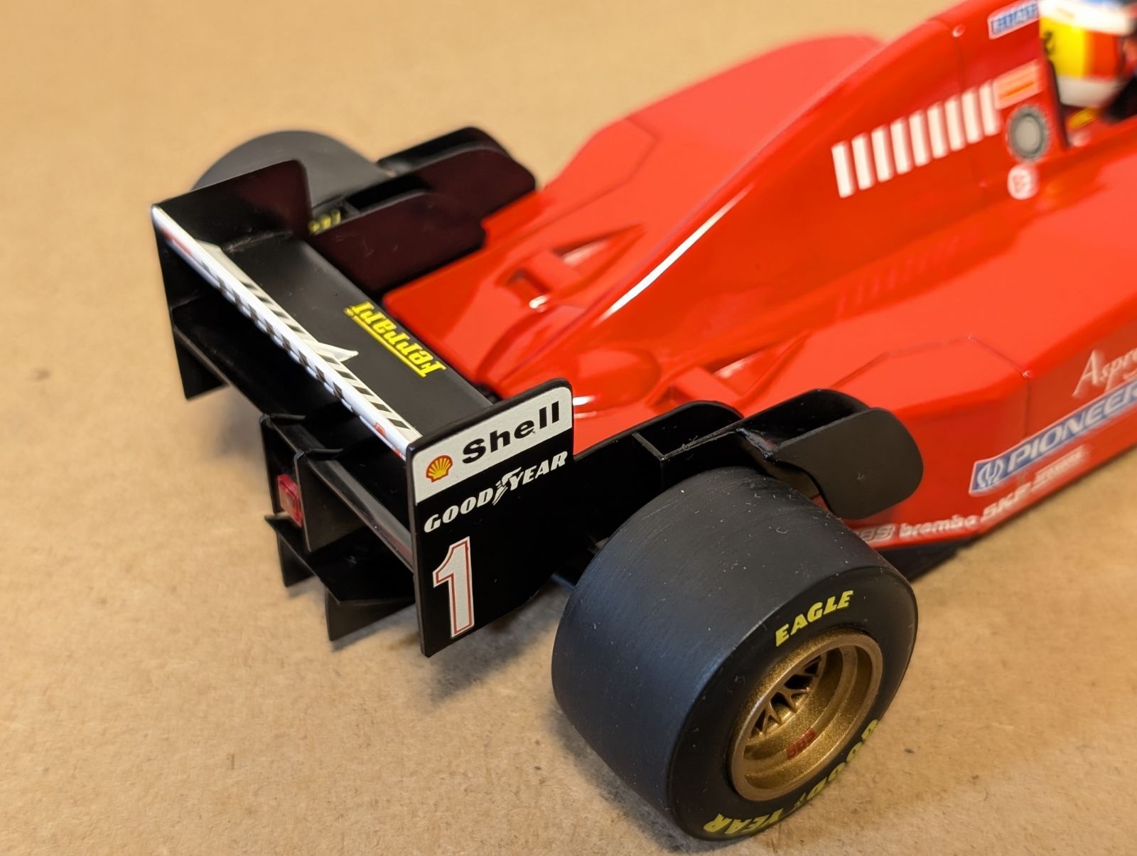 ミニチャンプス1/18フェラーリ412T2ミハエル・シューマッハ - メルカリ