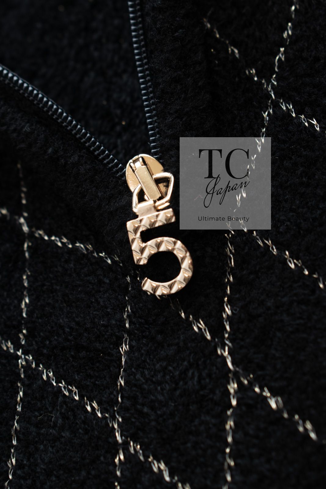 シャネル ワンピース CHANEL ブラック ゴールド No.5 ロゴ ジッパー  