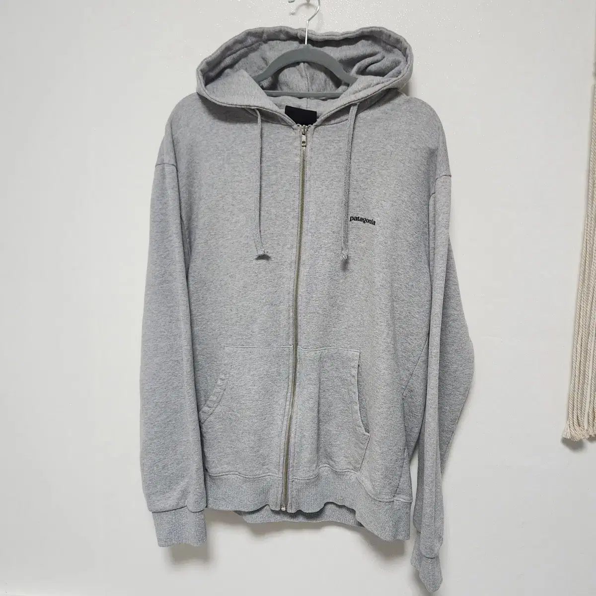 状態良し patagonia パタゴニア グレー WHO フードジップアップ 100