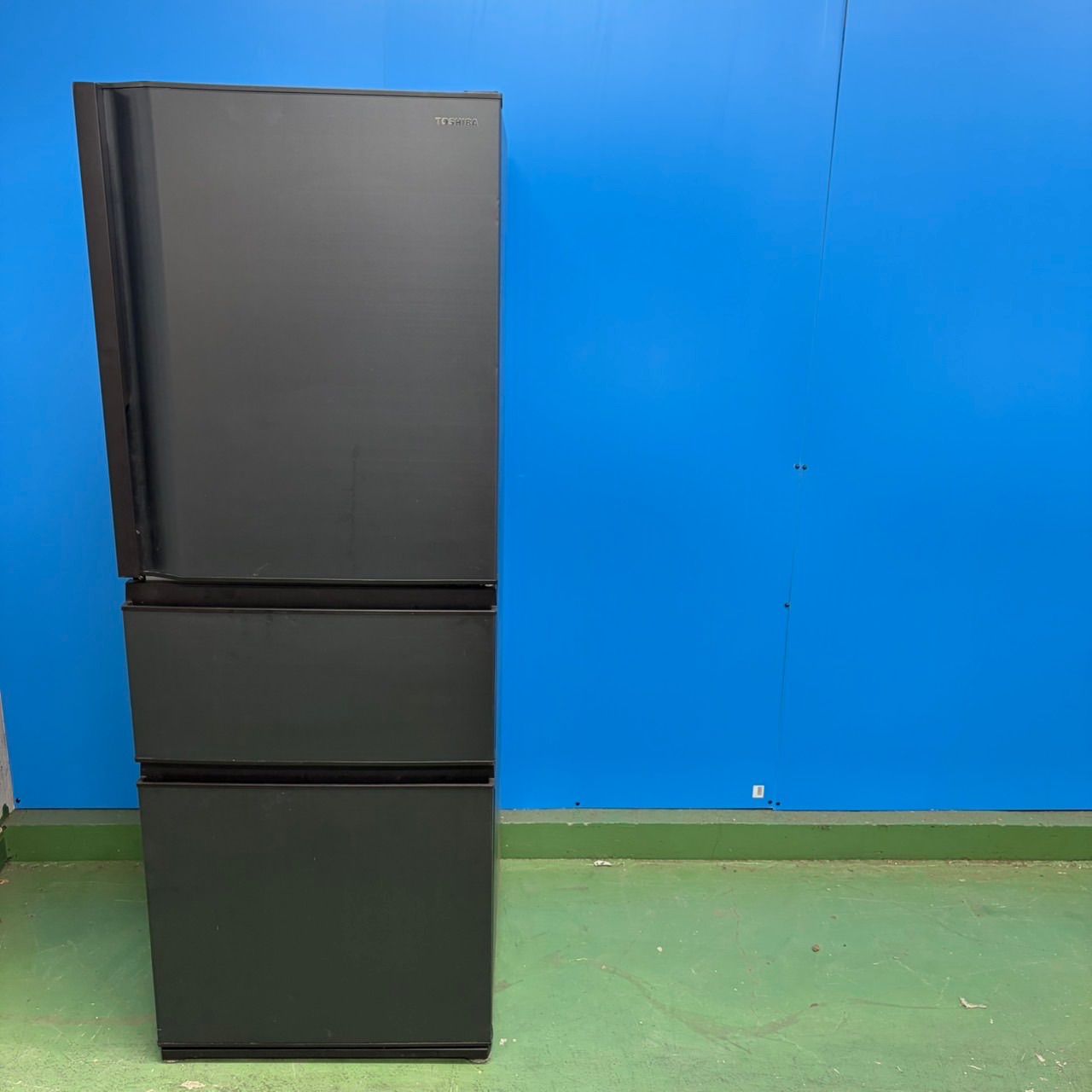 633 TOSHIBA 2022年製 大型冷蔵庫 右開き 300L以上 326L 自動製氷 右