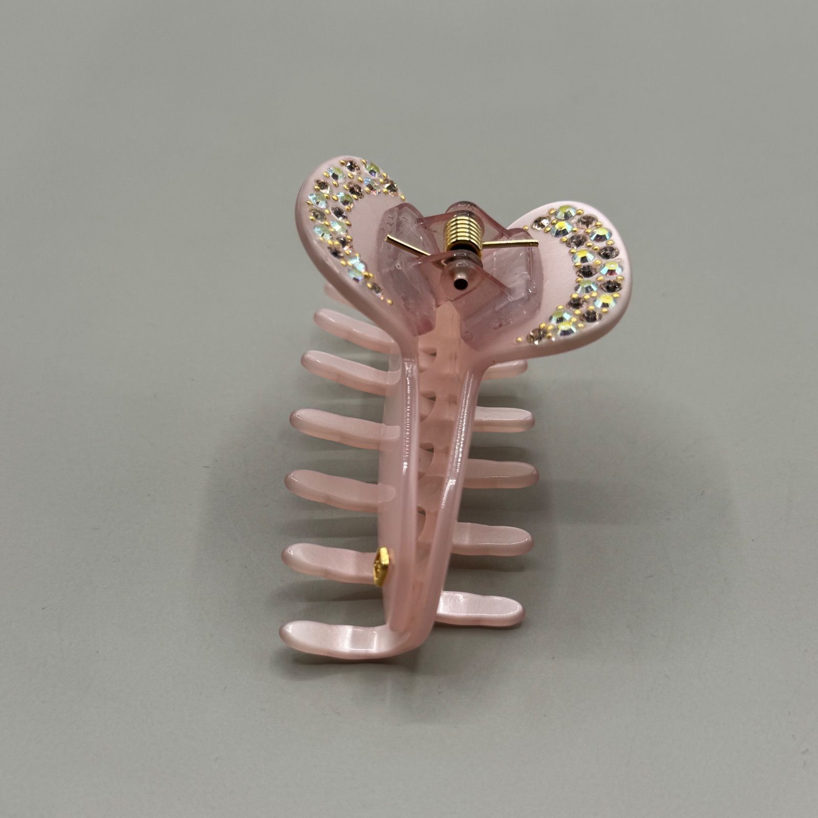 アレクサンドルドゥパリ　スワロフスキー縁取りクリップ　ピンクベージュ アレクサンドルドゥパリ スワロフスキー縁取りクリップ ピンクベージュ