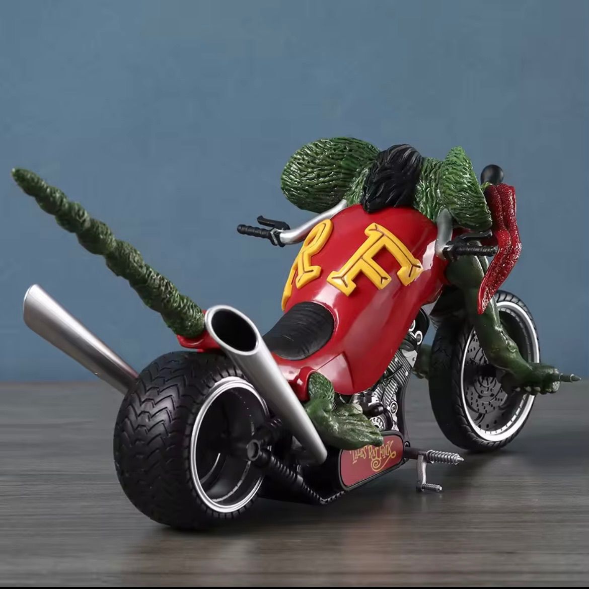 ラットフィンク　フィギュアとバイクの置物 ラットフィンク フィギュア バイク - メルカリ