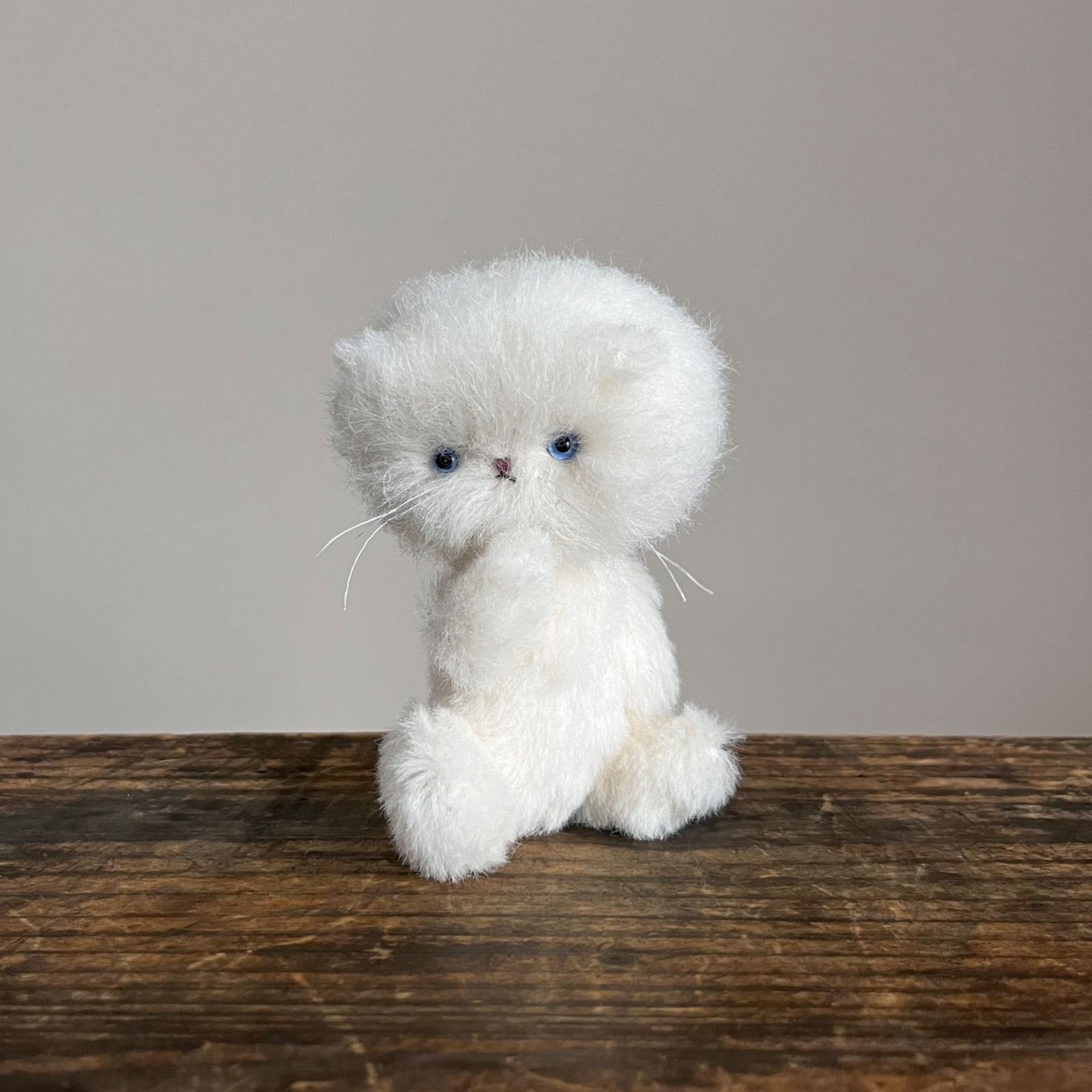 ハンドメイド　ぬいぐるみ　テディベア　アートドール　子猫 わたあめみたいな子 ｝ ぬいぐるみ 作家 ねこ テディベア ハンドメイド