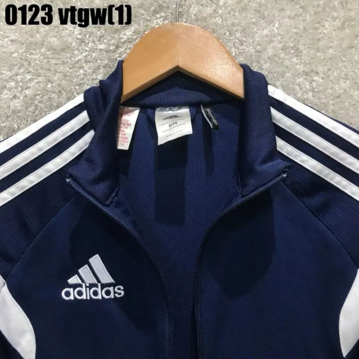 アディダス 3本線 トラック ジャケット ネイビー s - メルカリ