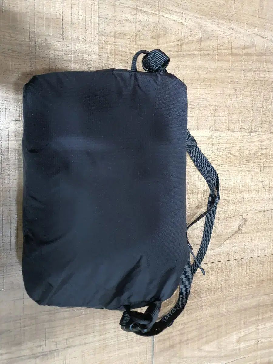 アークテリクス ヒリアド 6 L クロスボディーバッグ ブラック