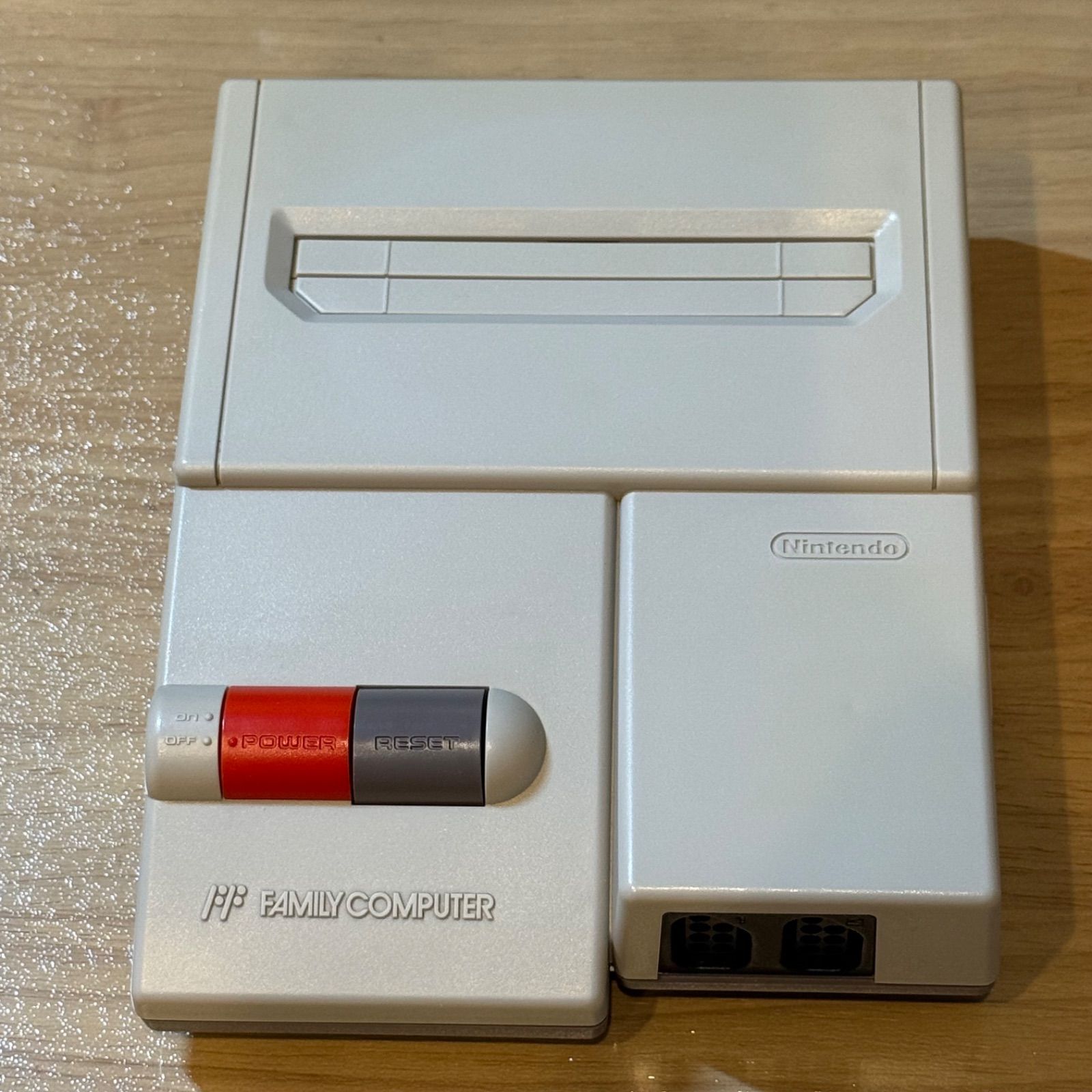 1 099 ニューファミコン 本体