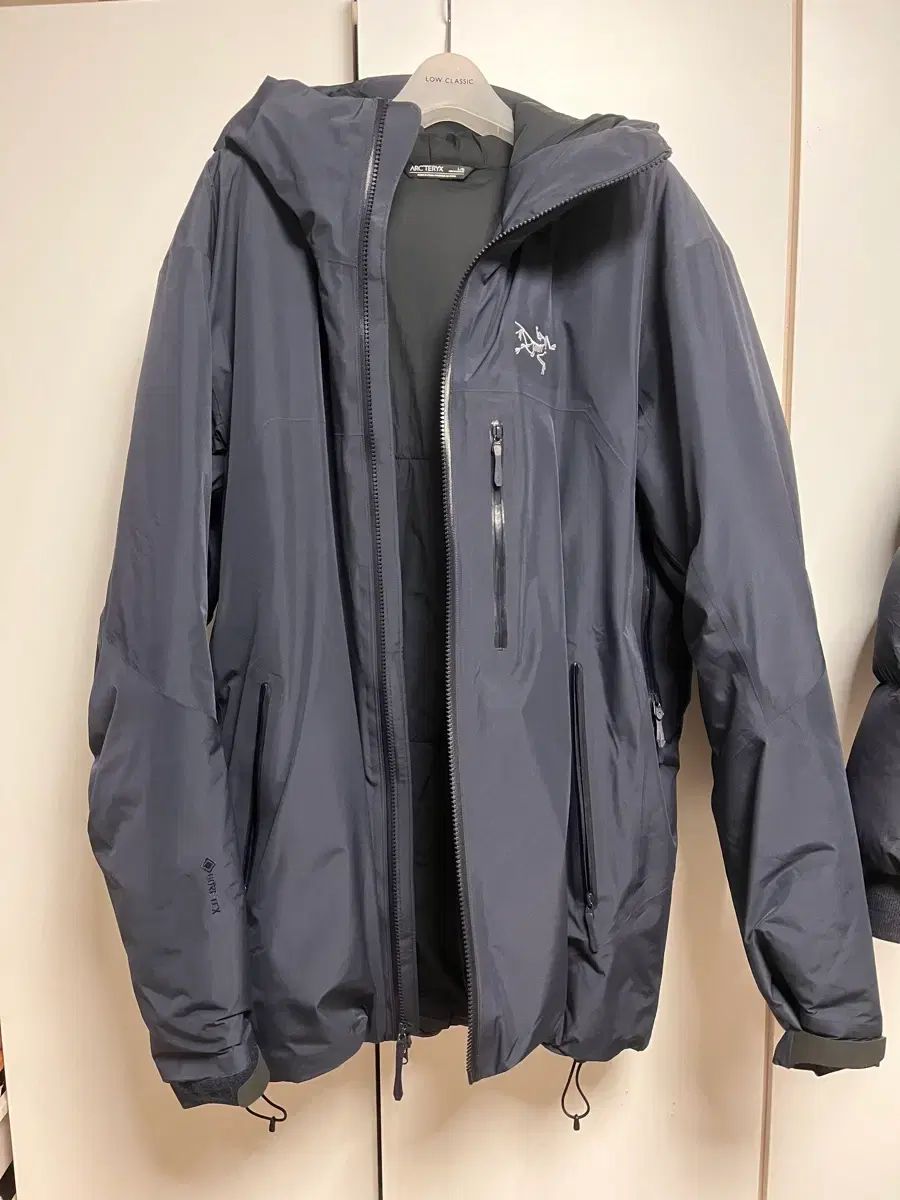 アークテリクス ベータ インシュレーテッド ジャケット ダークネイビー