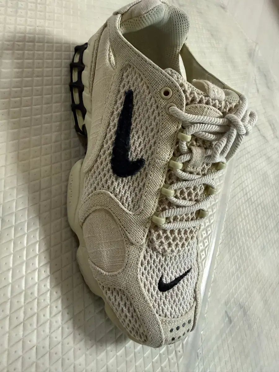 ナイキ ステューシー エア ズーム スピリドン ケージ 2 フォッシル