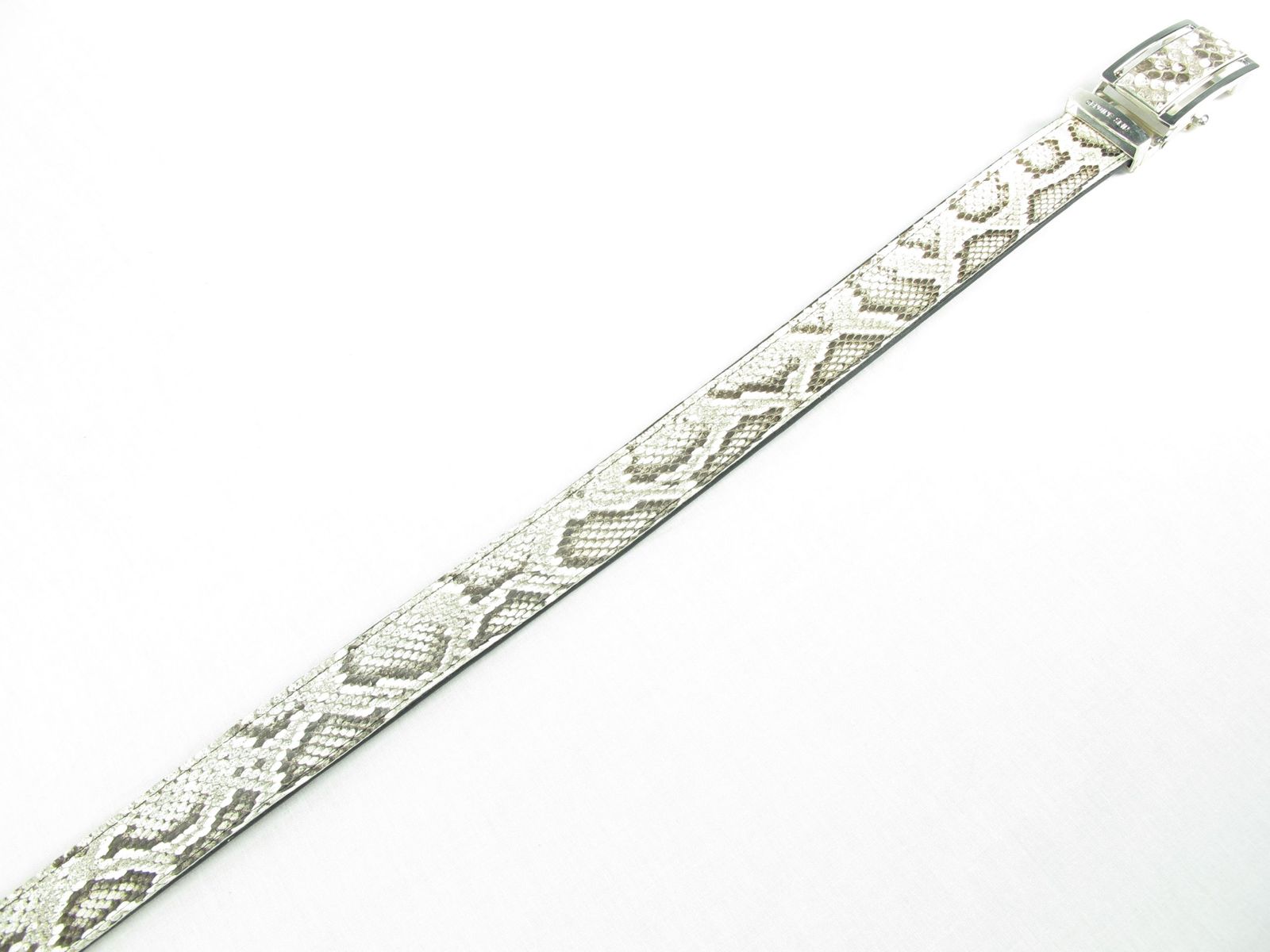 なパイソン革のベルト