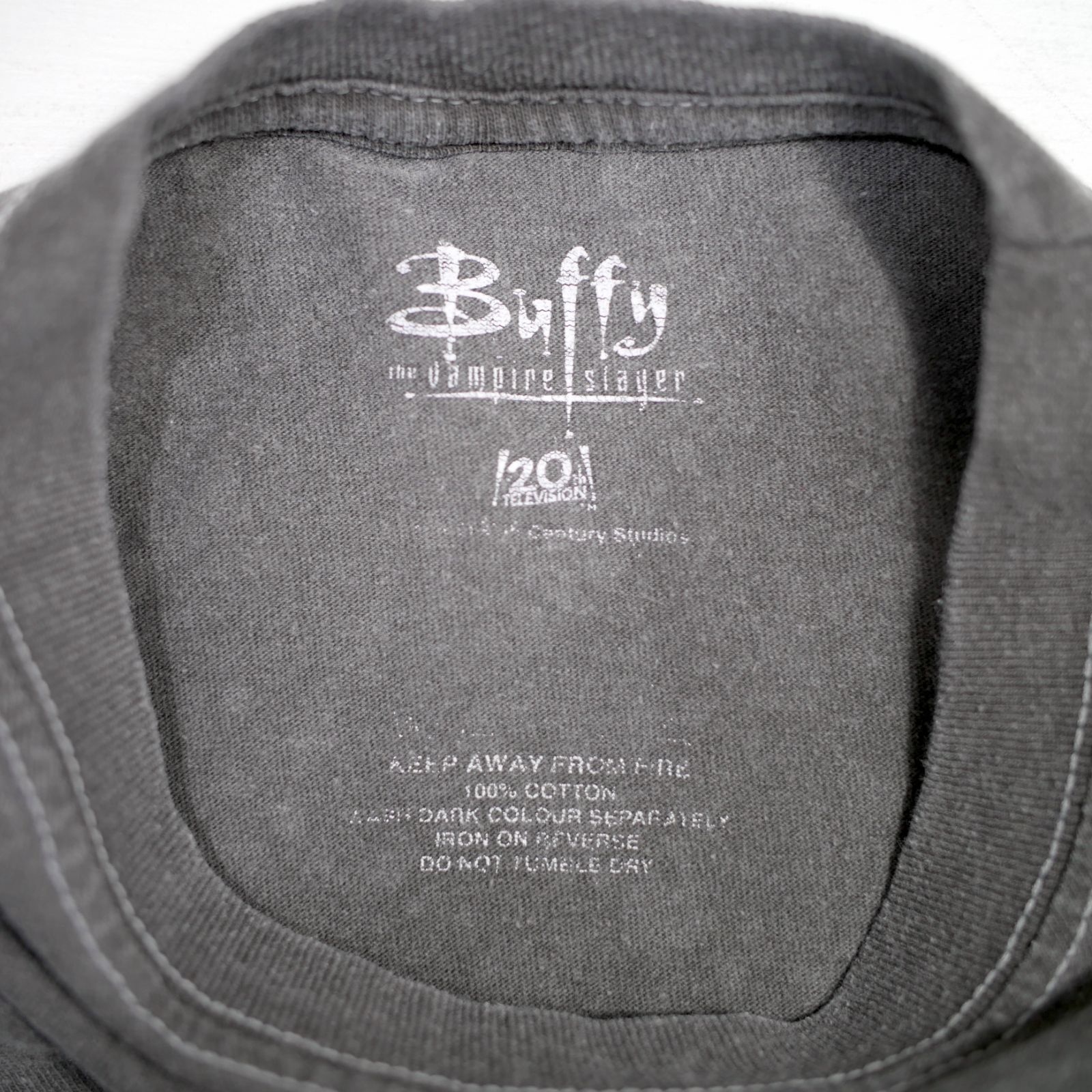 L】海外ドラマ バフィー 恋する十字架 Tシャツ Buffy the Vampire 