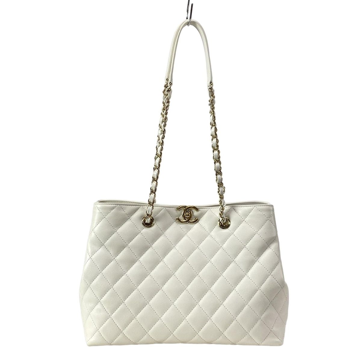 今週お値下げしています。シャネルの白いスカート CHANEL(シャネル) トートバッグ マトラッセ AS3953 白 メタルシリアル