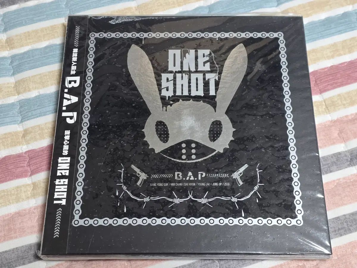 taiwan CD+DVD⭐トレカ付き ヒムチャン⭐B.A.P ONE SHOT taiwan CD+DVD⭐トレカ付き ヒムチャン⭐B.A.P ONE SHOT