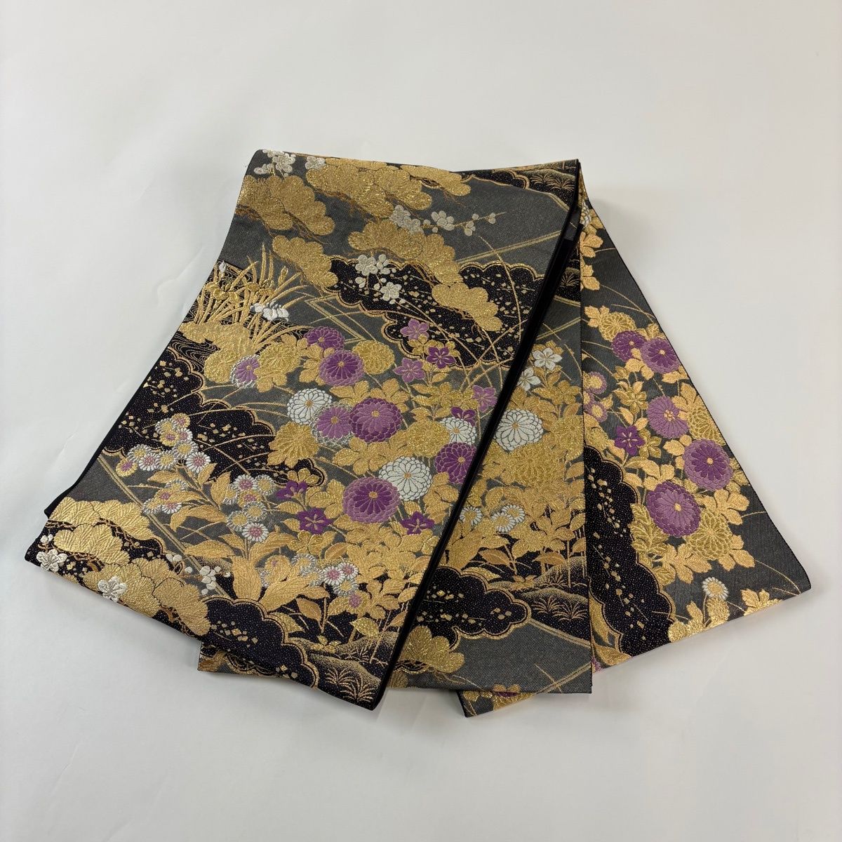 美品】 袋帯 逸品 帝王紫 落款 じゅらく 菊 松秋草蒔絵文 刺繍 金糸