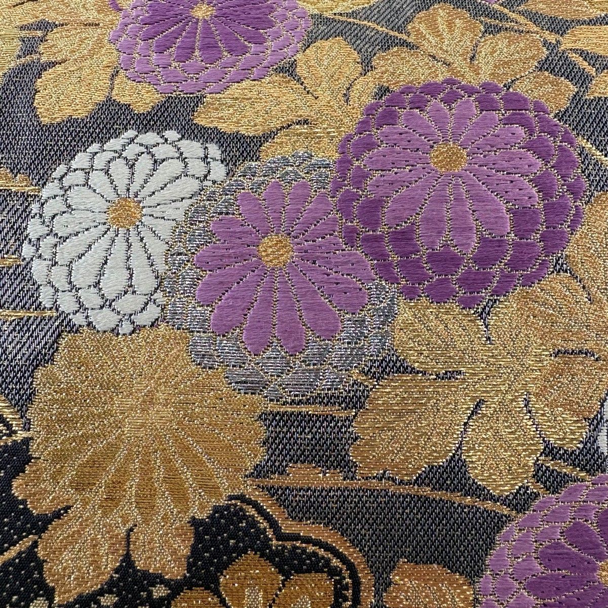 美品】 袋帯 逸品 帝王紫 落款 じゅらく 菊 松秋草蒔絵文 刺繍 金糸