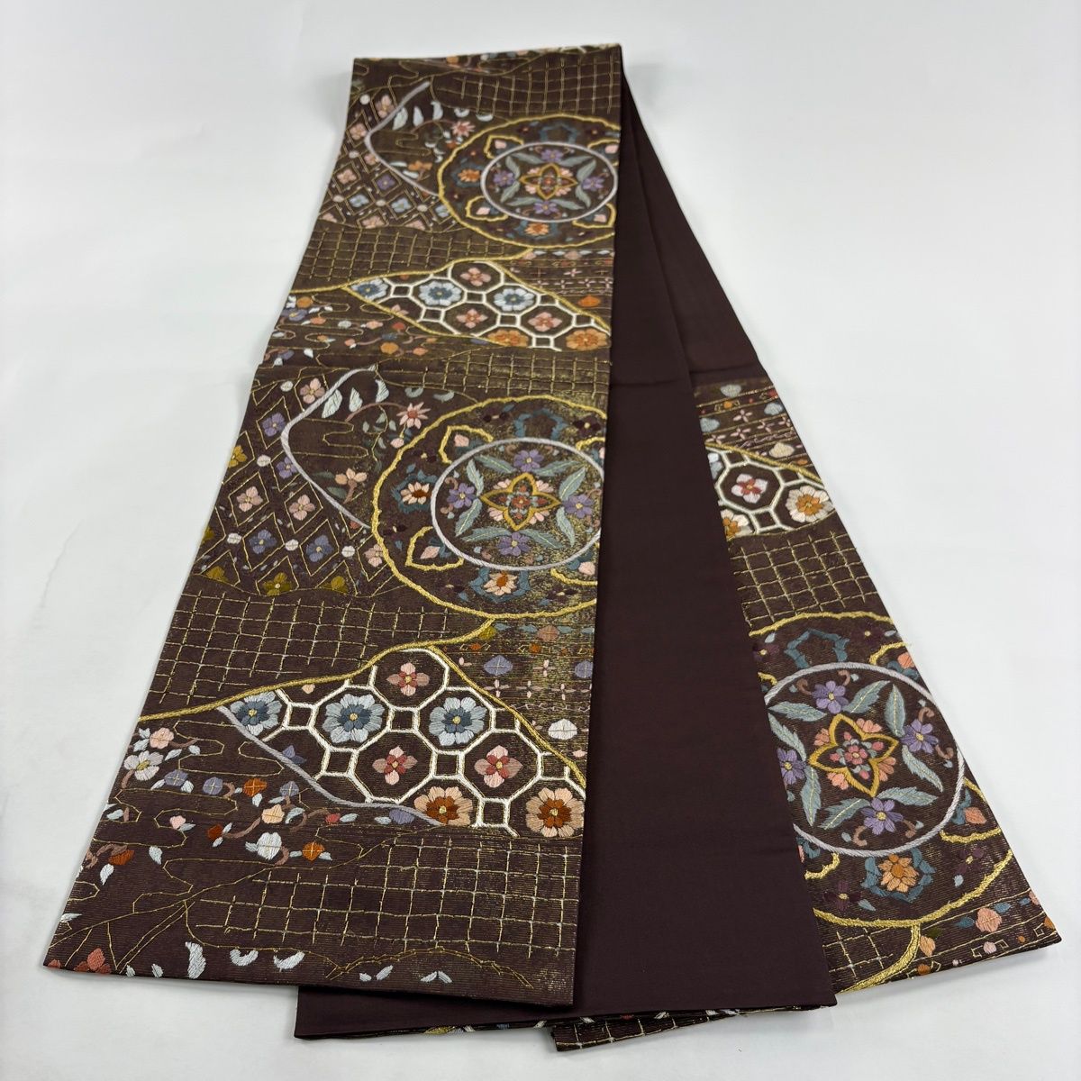 美品】 袋帯 逸品 草花 花菱 金糸 刺繍 茶色 六通 正絹 【中古