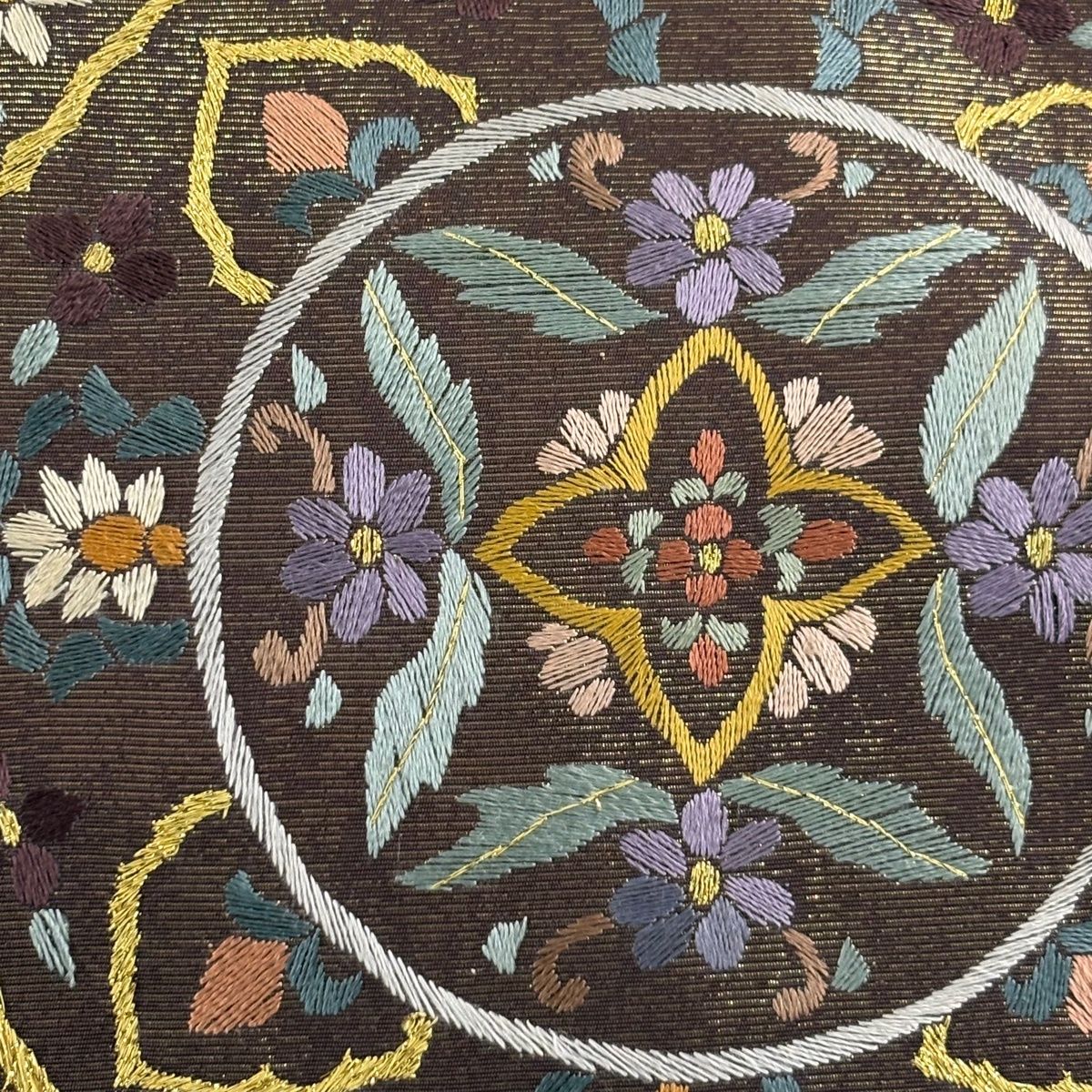 美品】 袋帯 逸品 草花 花菱 金糸 刺繍 茶色 六通 正絹 【中古