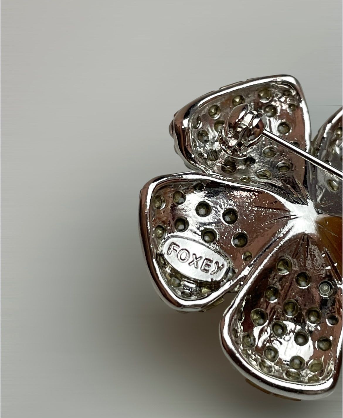 極美品】FOXEY フォクシー お花モチーフ ブローチ シャンパンゴールド