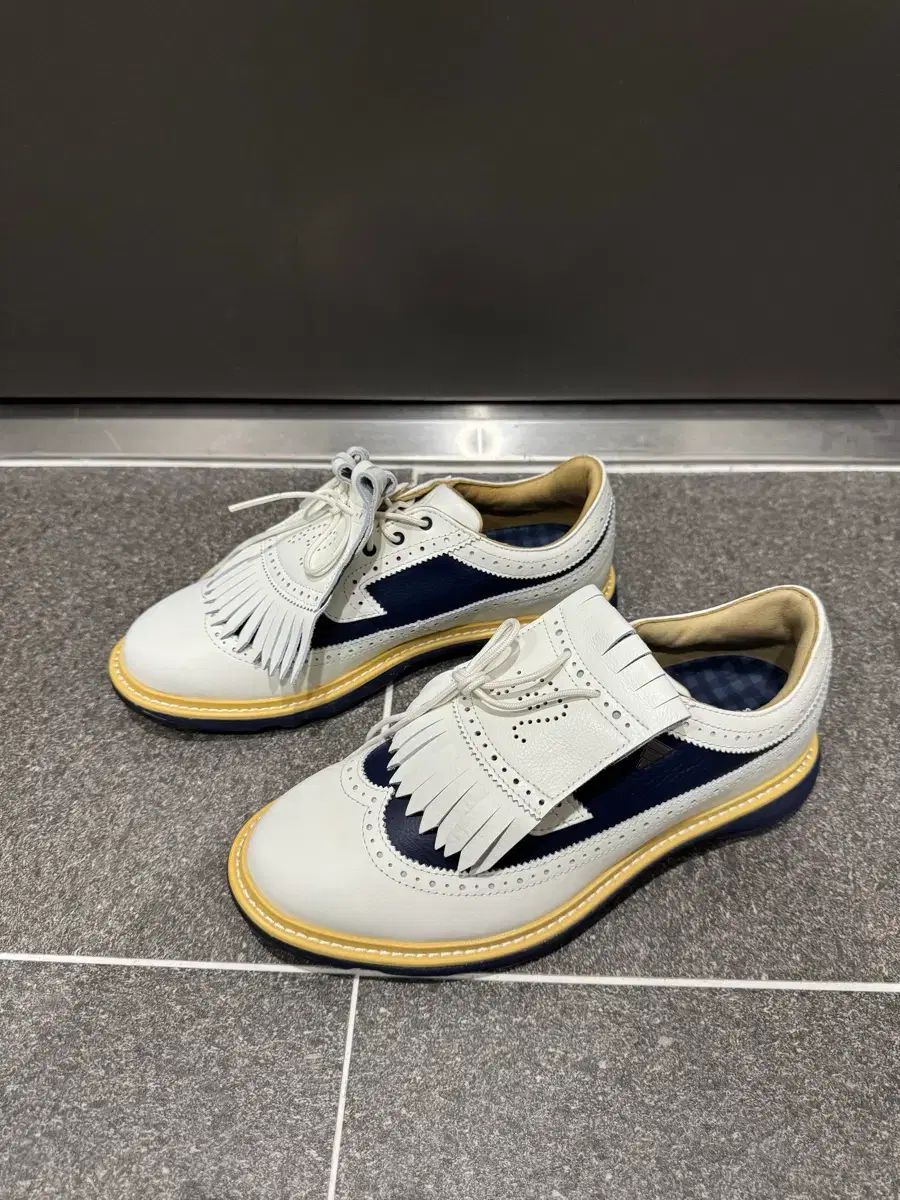 マルボンゴルフ x adidas アディダス 新商品 タッセル ゴルフシューズ