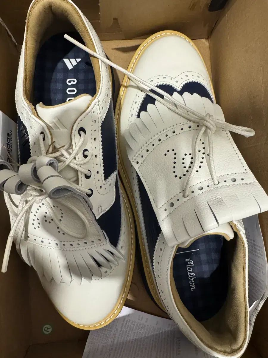 マルボンゴルフ x adidas アディダス 新商品 タッセル ゴルフシューズ