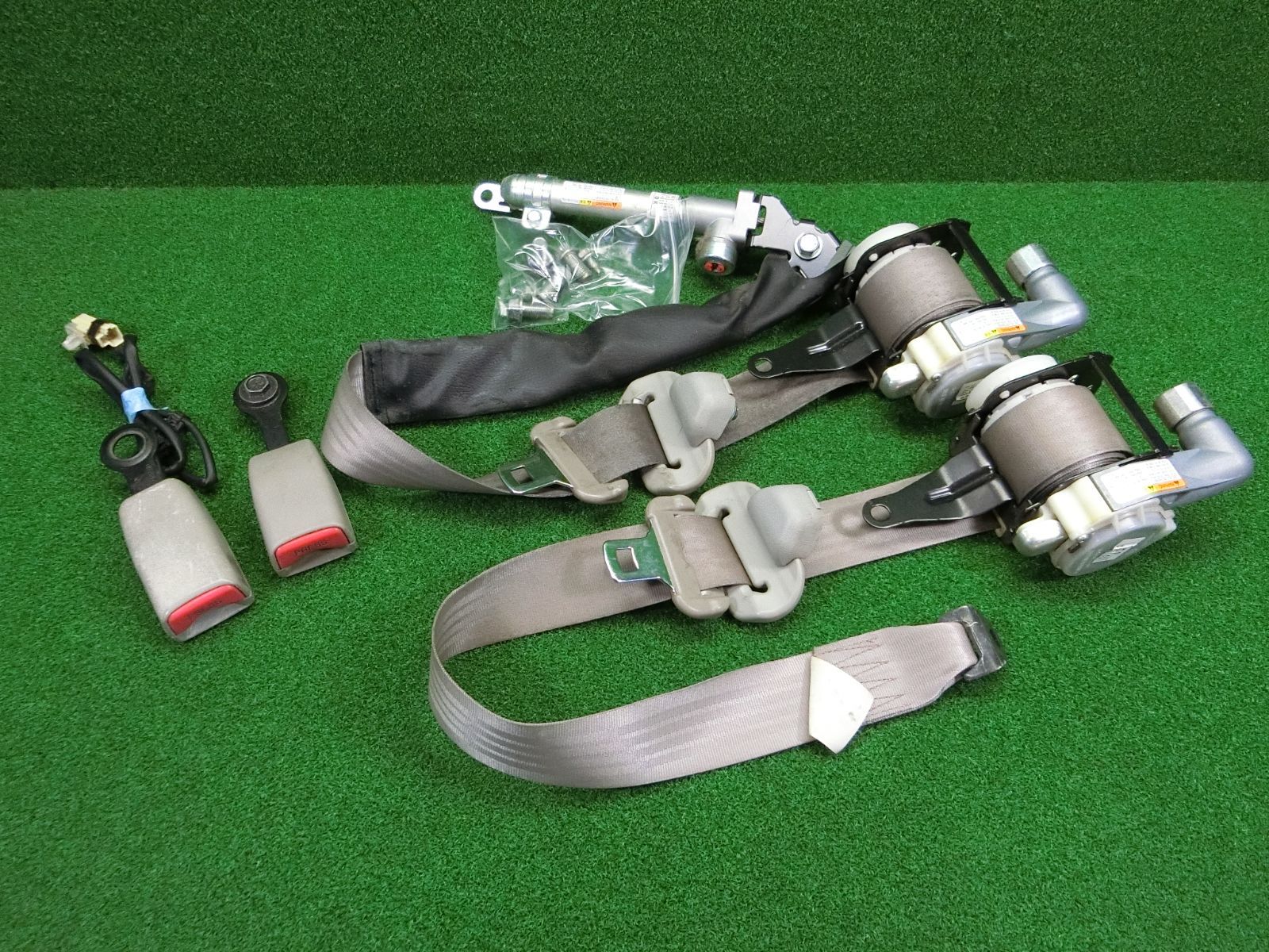 ペル 13457] 送料無料 スズキ エブリィ DA64V フロント シートベルト 左右