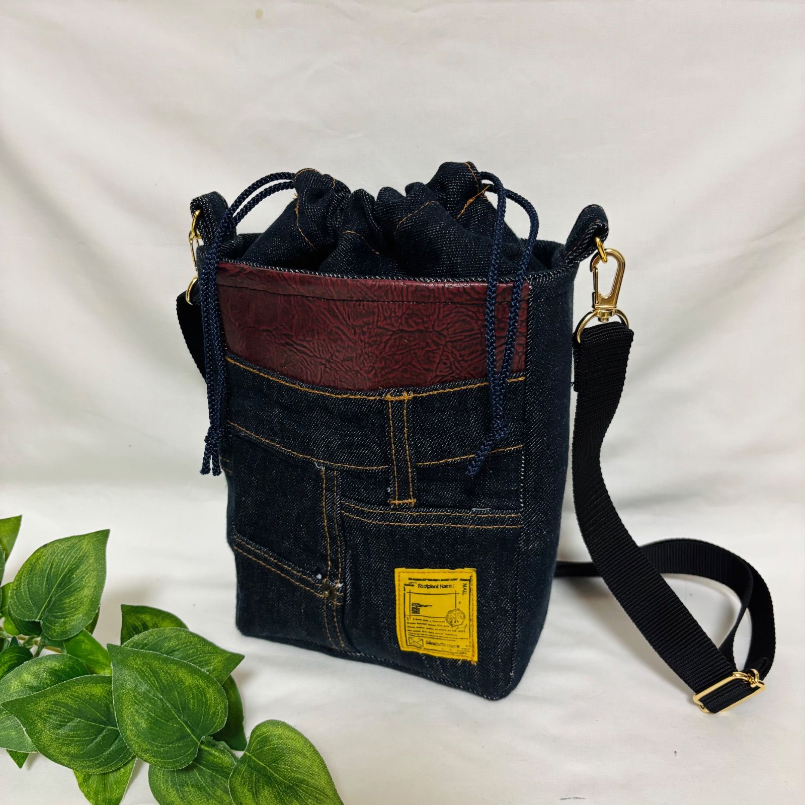 そハンドメイド デニムリメイク 巾着付きショルダーバッグ 斜め掛け