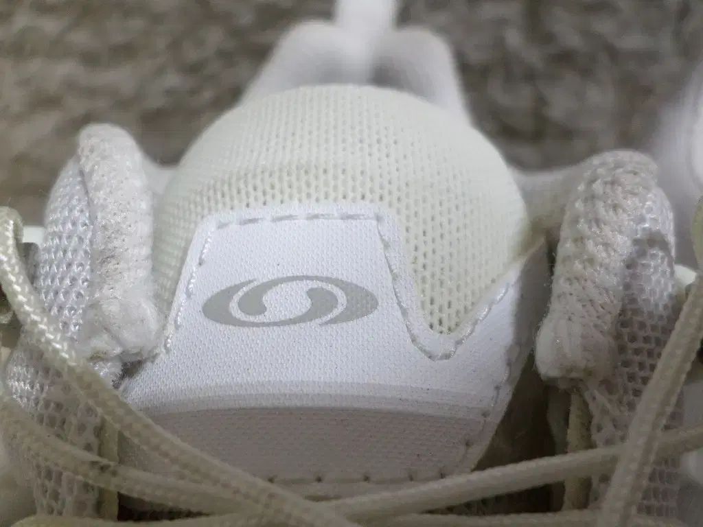 トレッキングシューズ