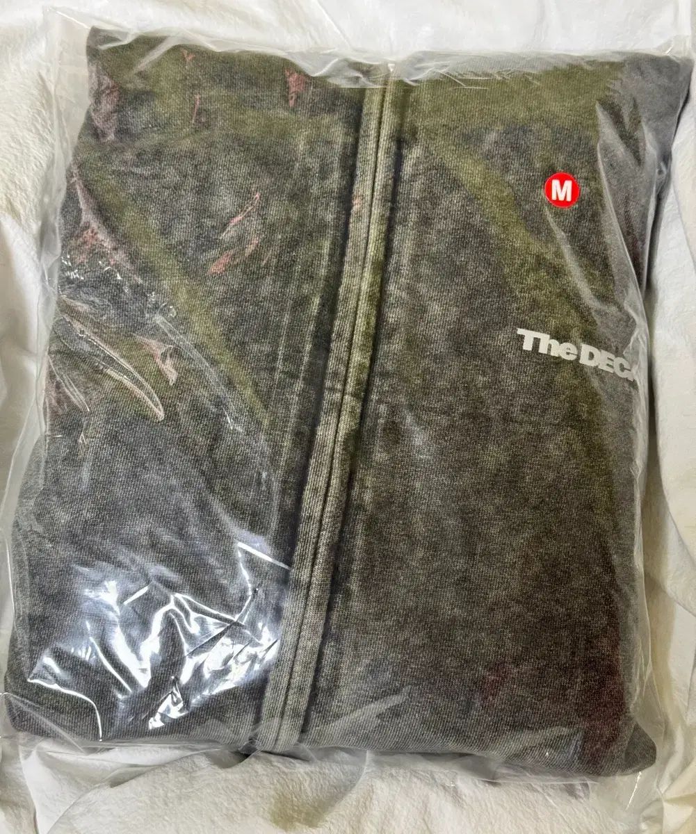 DAY 6 デイシックス ザ デケート ヘトゥMD フードジップアップ