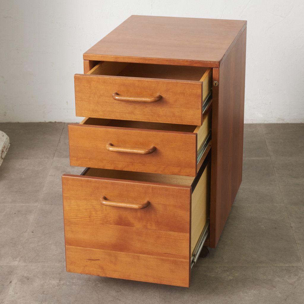 昭和レトロ 木製チェスト デスクワゴン 3段 引き出し収納 古家具 キャスター付 昭和レトロ 木製チェスト デスクワゴン 3段 引き出し収納 古家具