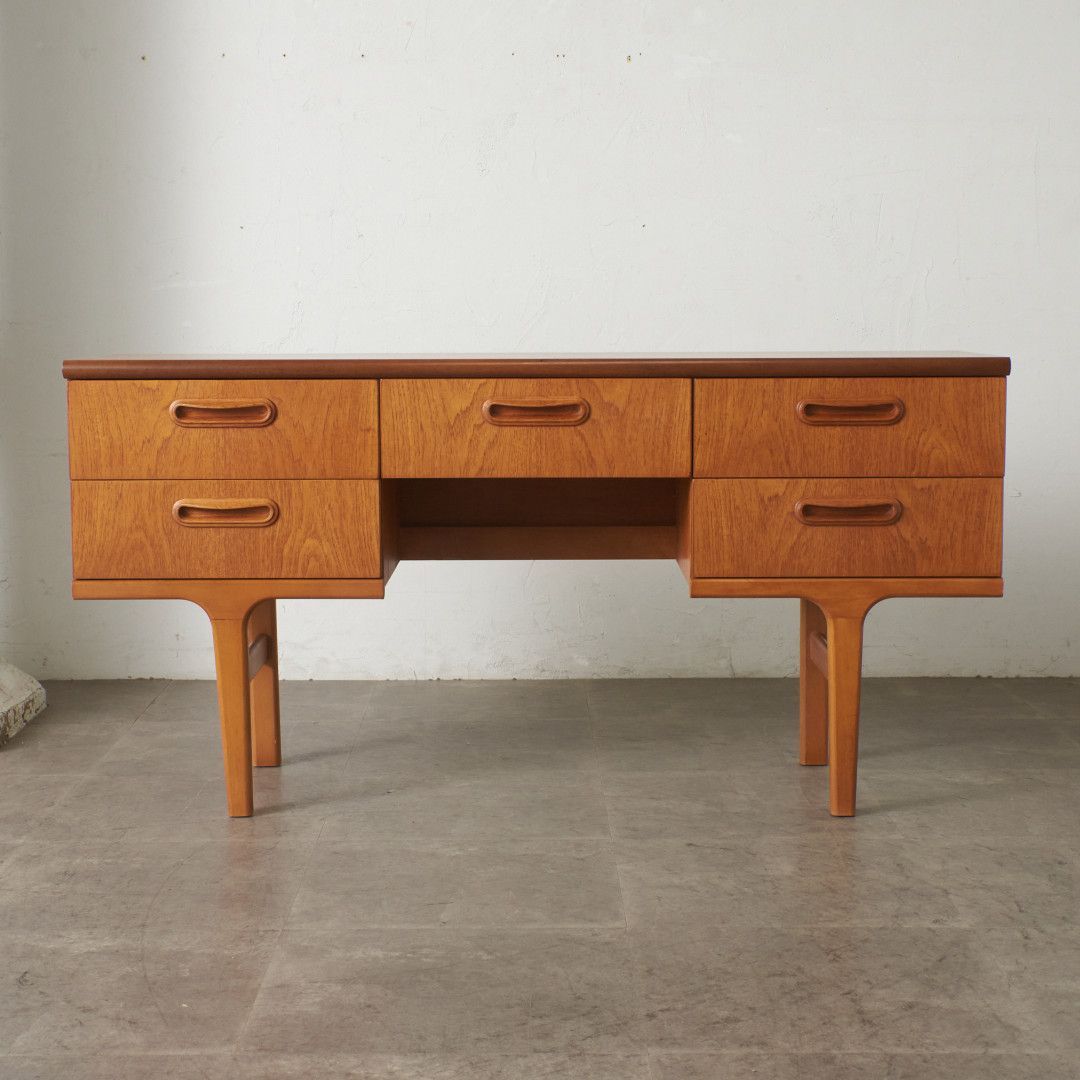 Meredewミッドセンチュリー 木製デスク Meredewミッドセンチュリー 木製デスク Meredewミッドセンチュリー