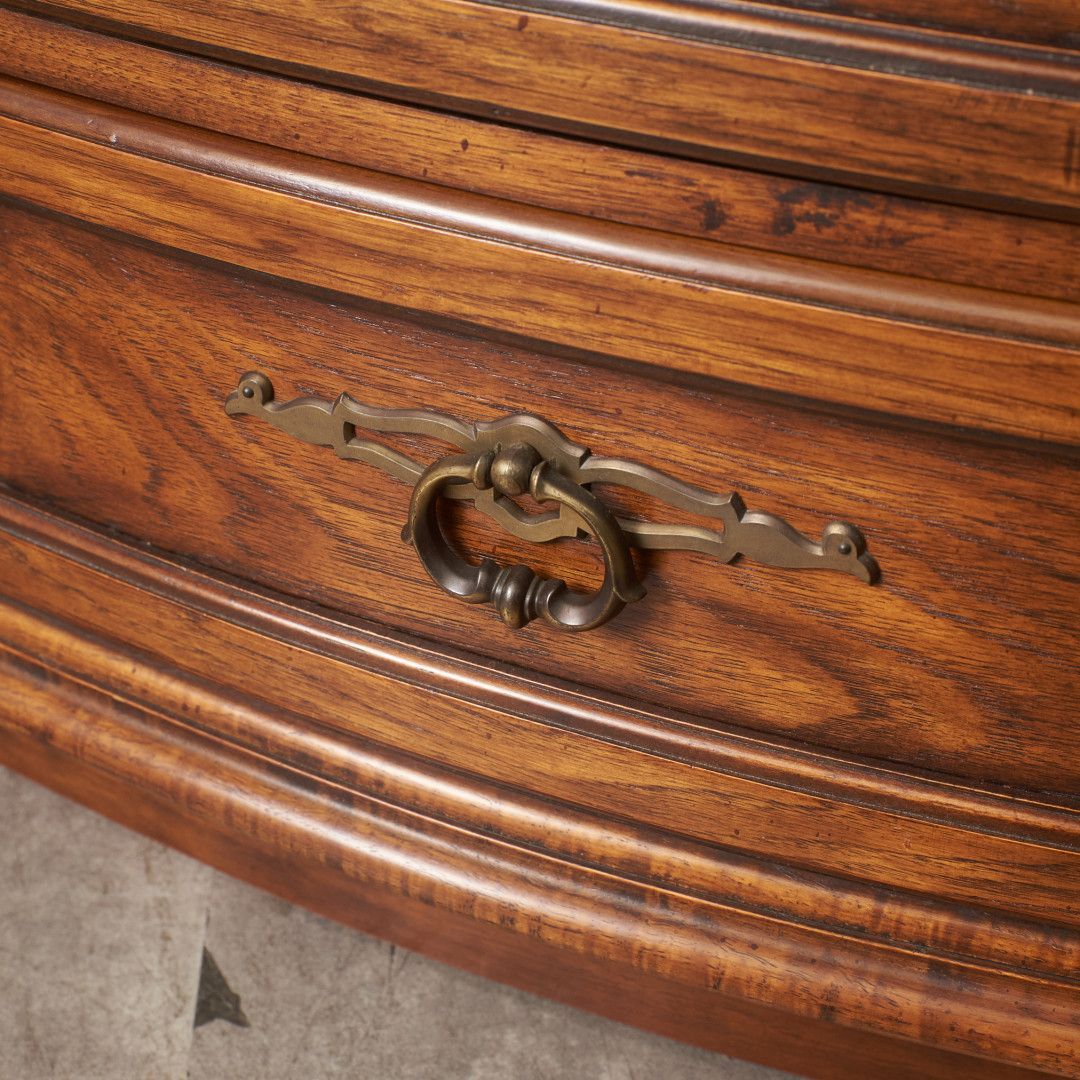 定200万 DREXEL HERITAGE グランドヴィラ ガラス キャビネット 照明