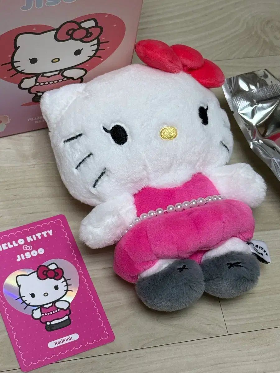 ハローキティ ジス キティ コラボ ぬいぐるみ キーホルダー レッド