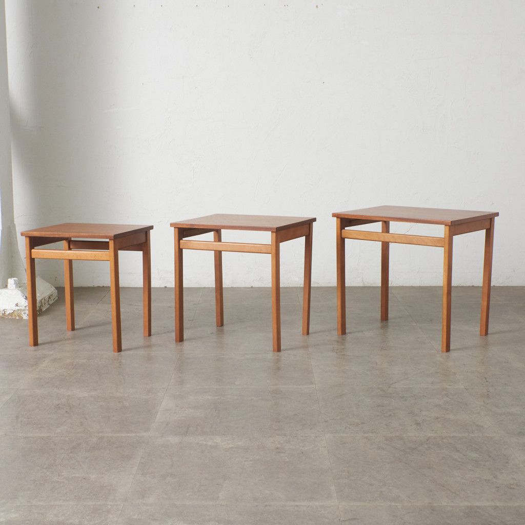 イギリス　ネストテーブル　英国家具 英国クラシック オーク材 ネストテーブル サイドテーブル イギリス