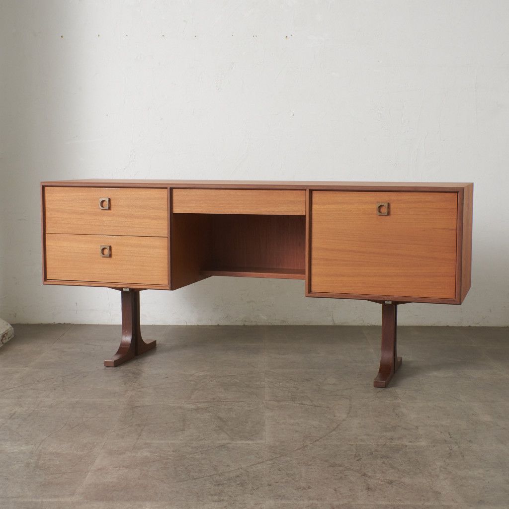 レア G-PLAN Form FIVE ヴィンテージ デスク チーク 英国 ジープラン